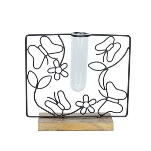 Jarrón de Metal Moderno con Diseño de Mariposa y Tubo de Vidrio, 31.5 cm de Altura, Negro, Porta Flores Decorativo - Product Image 3