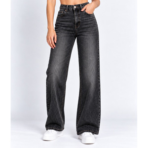 Jean en denim taille haute à jambe large pour femme avec passants de ceinture croisés au dos, noir délavé - Product Image 1