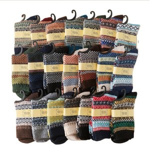 Chaussettes longues rétro pour femmes, en laine épaisse et chaude, rayées, tricotées, style national personnalisé, collection automne-hiver, vente en gros - Product Image 2