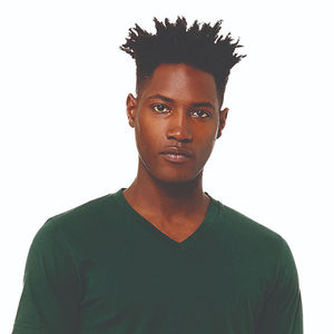 เสื้อยืดคอวีสีเขียวป่า รุ่น Forest Green Essential สำหรับทุกเพศ - ผ้าฝ้าย Airlume 100%, น้ำหนัก 4.2 ออนซ์, 32 เส้นด้ายเดี่ยว - Product Image 4