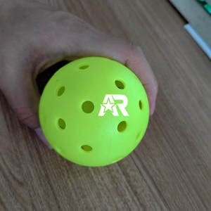 Pelota de Pickleball Ligera y Duradera para Entrenamiento y Uso Deportivo - Product Image 6