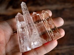 Torre de Cristal Pulido Natural, Varita de Piedras Preciosas Curativas para Decoración del Hogar y Meditación Relajante, en Tamaño y Color Personalizados - Product Image 2