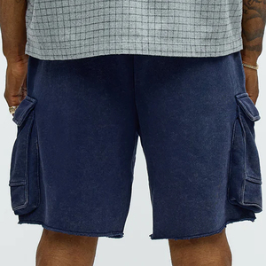 Shorts pour hommes délavés à l'acide avec poches cargo et logo personnalisable à prix avantageux pour les acheteurs en gros, coupe décontractée et tendance - Product Image 3