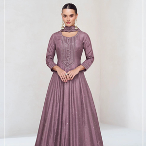 ชุดอานาร์กาลีผ้าไหมวิชิตร้าปักลายทันสมัย ยาวคลุมเท้า ฟรีไซส์ สำหรับงานแต่งงานและงานดิวาลี - Product Image 1