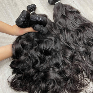 Vente chaude 2026 : Extensions de cheveux naturels ondulés vietnamiens, 100% vierges, qualité brute, cuticules alignées - Product Image 1