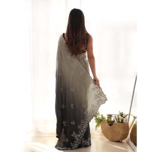 Sari Africano de Diseñador con Lentejuelas y Trabajo de Hilo Zari Dori Multicolor - Product Image 4