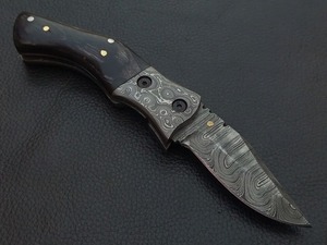 Cuchillo Plegable de Combate de Acero de Damasco con Mango de Madera, Hoja de Punta Caída, Perilla de Pulgar, 7 Pulgadas, OEM con Funda de Cuero - Product Image 2