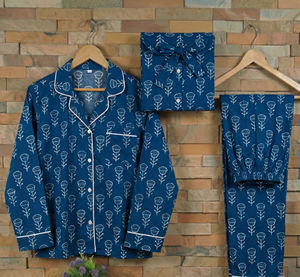 Ensemble de pyjama thermique en coton indigo tissé pour femme, style traditionnel, fait main, réversible, col en V, vêtement de détente, vente en gros - Product Image 1