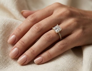 Bague de fiançailles et de mariage en or massif 14 carats avec diamant de laboratoire taille princesse de luxe certifié IGI 2 carats, pavé, bijoux fins personnalisés pour mariée - Product Image 6