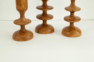Porte-bougie en bois à six colonnes, idéal pour la décoration intérieure, centre de table et éclairage festif, fabriqué à la main en Inde - Product Image 5