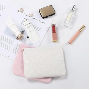 Set di 2 Borse Cosmetiche Portatili in Pelle per Donne, Pochette a Quadretti con Portamonete, Astuccio per Rossetti e Trucchi - Product Image 3