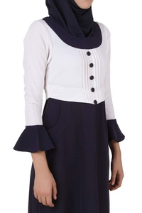ชุดเดรสยาวมุสลิมสีกรมท่า แขนยาว แต่งระบายชายเสื้อ มีฮู้ด สวมใส่สบายๆ - Product Image 3