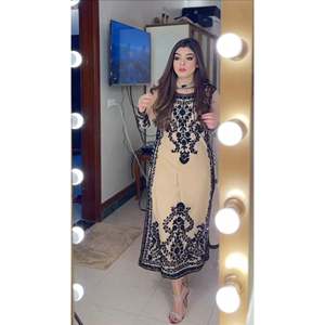 Conjunto de traje de fiesta de diseñador para mujer con parte inferior superior de Trabajo bordado pesado y Dupatta - Product Image 5