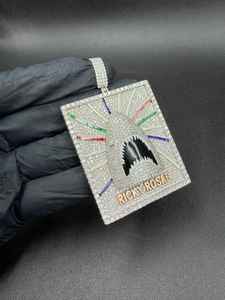 Pendentif Requin Ricky Rosae Iced Out en Argent 925 avec Zircons Cubiques et Strass, Breloque Hip Hop à Thème Animal, Bijou Unisexe - Product Image 1