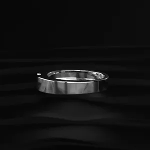 Bague en or avec diamant de culture, taille émeraude, solitaire, bijoux de luxe pour homme, de la part d'un fabricant indien. - Product Image 3