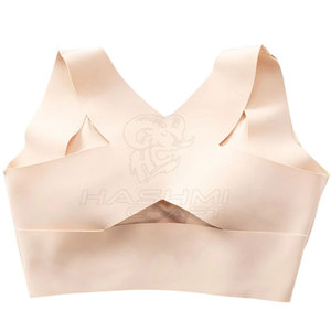 Soutien-gorge de sport haute performance conçu pour les femmes, offrant confort et durabilité dans leur tenue de fitness, parfait pour les activités de plein air. - Product Image 5