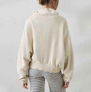 ODM Sweat à capuche court pour femme en molleton doux brossé, brodé, à col bénitier avec cordon de serrage, coupe oversize à épaules tombantes et poche avant - Product Image 6