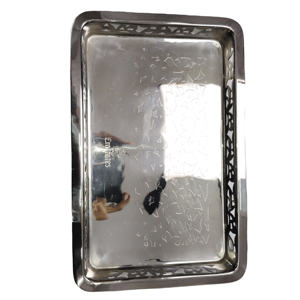 Bandeja Ovalada Coleccionable de Acero Inoxidable de Primera Clase de Emirates Airline – Auténtica Memorialesa del Aviación y Duradera con Acabado Espejo - Product Image 1