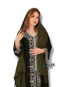 ชุดเดรสยาว 2 ชิ้น แบรนด์ AWAIS HOUSE สำหรับผู้หญิงมุสลิม ดีไซน์เรียบหรู ผ้ากำมะหยี่ประดับลูกปัด ทรงเอไลน์ เหมาะสำหรับงานกลางคืน/งานทางการ ขายส่ง - Product Image 3