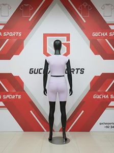 Ensemble de sport sans couture pour femme avec logo personnalisé OEM, haut court et short taille haute, vêtements de fitness extensibles, tenue de yoga respirante - Product Image 4