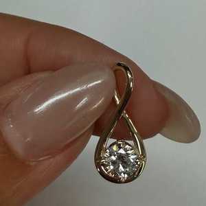 จี้เพชรทรงกลมแบบเปิดรูปหัวใจ ดีไซน์นามธรรม ทำจากทองคำแท้ 14K 18K  ฝังเพชรแล็บโกรว์  พร้อมสร้อยคอสำหรับผู้หญิง ได้รับการรับรองจาก IGI - Product Image 6