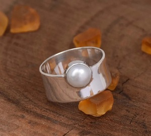 Bague cocktail en argent 925 avec perle, sertie minimaliste, perle d'eau douce, bijou unisexe pour tous les jours - Product Image 5