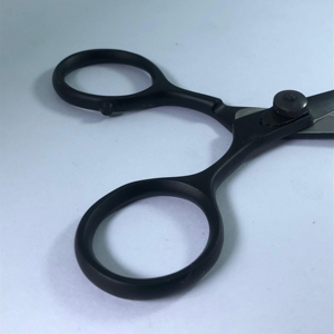 กรรไกรตัดสายเบ็ดตกปลา สีขาวดำ ขนาด 3.5 นิ้ว ทำจากสแตนเลส แข็งแรง ทนทาน สำหรับนักตกปลา - Product Image 4