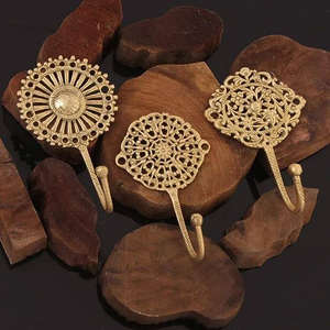 Gancho de Pared de Latón Macizo Antiguo con Diseño Floral Ornamentado, Gancho Decorativo de Metal Hecho a Mano, Gancho Individual Vintage para Ropa - Product Image 4
