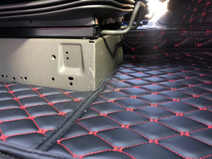 Tapetes Delanteros de Cuero Impermeables de Lujo 5D, Hechos a Medida para Camiones Volvo FH12, DAF, FORD, MERS, SCANIA, Man Tga, Camry, Land Cruiser, Civic - Product Image 5