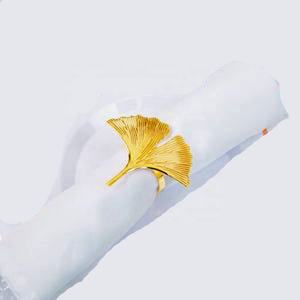 Design Portugal incroyable anneaux de serviette en forme de pli à Double feuille décoration métal or vente en gros anneau de serviette en feuille de Ginkgo - Product Image 1