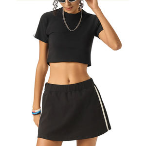 T-shirt de sport pour femme en coton à manches courtes, coupe ajustée, style athlétique, en jersey uni teint, avec bande de refroidissement intégrée - Product Image 1