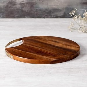 Bandeja Redonda Rústica de Madera de Acacia Aqdus Saleem |   Bandeja de Servir Artesanal al por Mayor |   Moradabad, India - Product Image 2