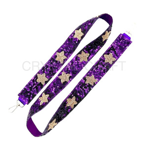 Correa Roja con Texto Negro en Relieve, Accesorio de Moda - Product Image 5