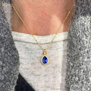 Collar con Colgante de Oro de 18k con Zafiro Azul de Laboratorio en Forma de Gota de Agua y Halo de Diamantes, Certificado IGI, Colgantes de Diamantes Naturales - Product Image 1