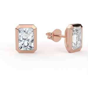 Boucles d'oreilles clous POOJA DIAMOND en or 14K 18K avec diamants de laboratoire 2 carats taille Radiant sertis clos, certifiées IGI, bijoux fins de luxe unisexe - Product Image 4
