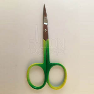 Tijeras para cutículas con diseño ligero y detalles nítidos, con acero resistente al óxido y agarre cómodo. - Product Image 5