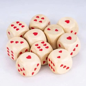 Jeu de dés de stratégie traditionnel en bois naturel, carré, fait main, gravé, écologique, pour la maison et les fêtes - Product Image 2
