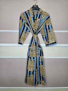 ชุดคลุมกิโมโนผ้ากำมะหยี่พิมพ์ลายดอกไม้สำหรับผู้หญิง ผ้าฝ้ายเนื้อนุ่ม ระบายอากาศได้ดี เหมาะสำหรับใส่ตอนเช้า ชุดคลุมกำมะหยี่สำหรับเพื่อนเจ้าสาว ชุดคลุมบิกินี่สำหรับฤดูหนาว - Product Image 3