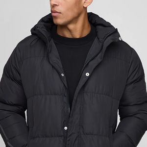 Chaqueta Bomber Larga de Poliéster 100% OEM/ODM para Hombre, con Logotipo Bordado Personalizado, Cremallera Completa, Acolchado Grueso, Capucha y Cuello Alto para Invierno - Product Image 3