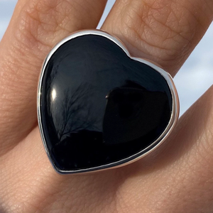 Bague en onyx noir en forme de cœur, argent sterling 925, bague en pierre précieuse faite à la main, bijoux romantiques - Product Image 2