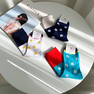 Calcetines de Moda Coreana para Mujer, con Diseño Floral, de Algodón Peinado Suave de Primera Calidad - Product Image 2