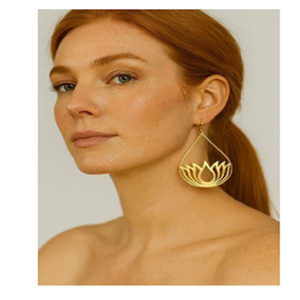 Boucles d'oreilles pendantes sophistiquées en laiton plaqué or, style bohème, bijoux pour femmes, créations Soumya pour toutes les occasions - Product Image 3