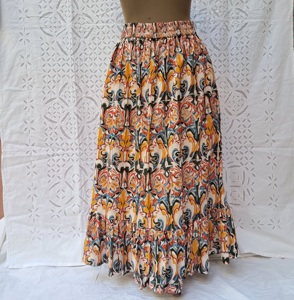 Jupe longue en coton pour femme, motif damassé arabesque imprimé, taille smockée, boutonnée sur le devant, ourlet à volants, multicolore, style bohème, faite à la main - Product Image 2