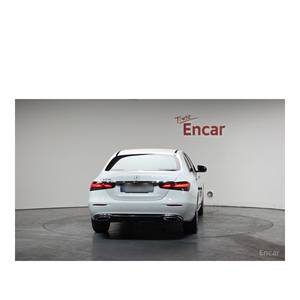 Mercedes-Benz Clase E E250 Exclusive, Modelo de Junio de 2023, con 5,526 km, Caja de Cambios Automática, Asientos de Cuero, Cámara Trasera - Product Image 3