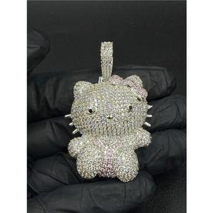 Pendentif en or et argent serti de diamants, de qualité supérieure, fabriqué à la main, pour les mariages ou les événements traditionnels, disponible à un prix abordable - Product Image 1