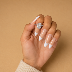 Anillo de Compromiso con Diamante Solitario Ovalado de 4 Quilates Cultivado en Laboratorio, Oro Blanco de 14k, Certificado IGI, Color E, Claridad VVS2, Lujoso para Boda - Product Image 5