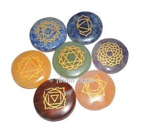 Juego de combinación de piedra de cristal curativo de energía de 7 Chakras con discos de Chakras grabados y caja de impresión para trabajo energético y meditación - Product Image 2