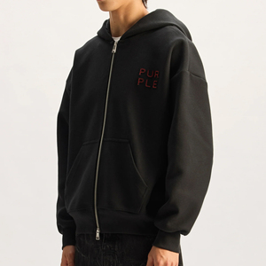 Vente en gros de sweats à capuche de marque de haute qualité, à fermeture éclair, coupe oversize, avec poche kangourou, appliqué intégré et surpiqûres contrastées, couleur violet - Product Image 3