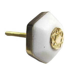 Tiroir en pierre naturelle en marbre blanc fabriqué à la main tire des boutons élégants en laiton pour la décoration intérieure moderne poli Technique amour - Product Image 1