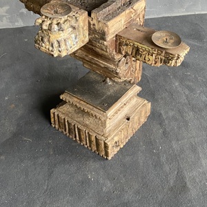 Candelabro de Madera Tallado a Mano con Forma de Caballo, Estilo Indio Antiguo, Decorativo y Vintage - Product Image 4